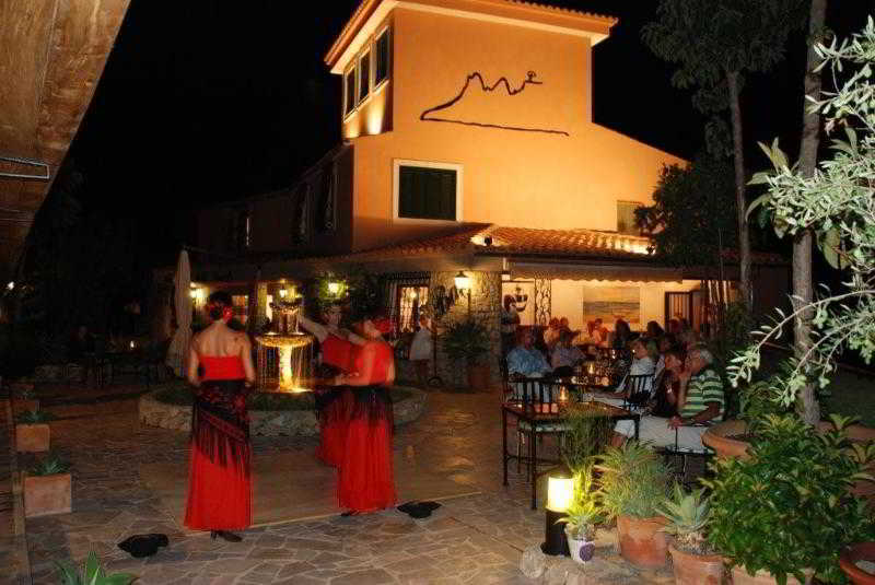 Hotel Petit Cala Fornells ปาเกรา ภายนอก รูปภาพ