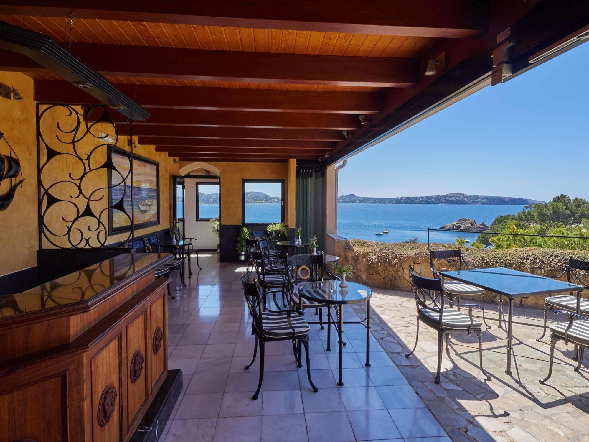 Hotel Petit Cala Fornells ปาเกรา ภายนอก รูปภาพ